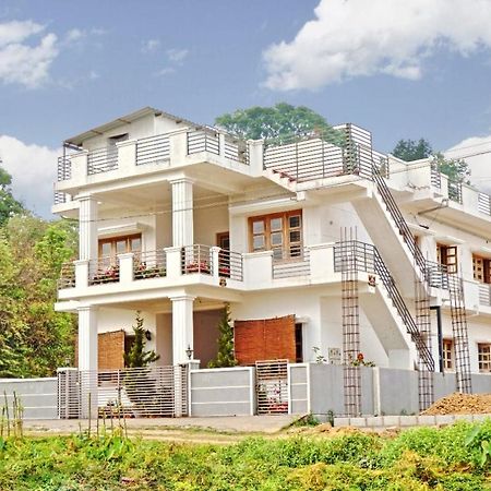 Coorg Rahul Villa มาดิเครี ภายนอก รูปภาพ